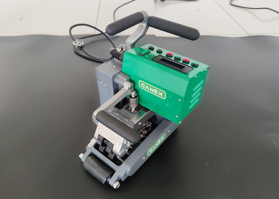 HDPE Jeomembran Sıcak Kama Makinesi 220V 2400W 1.0-4.0mm PP Gölet Astarı