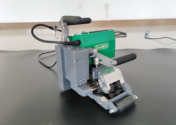 1.0-4.0mm HDPE Jeozar Membran Sıcak Kama Kaynak Makinesi CX700 Tam Güç 2400W